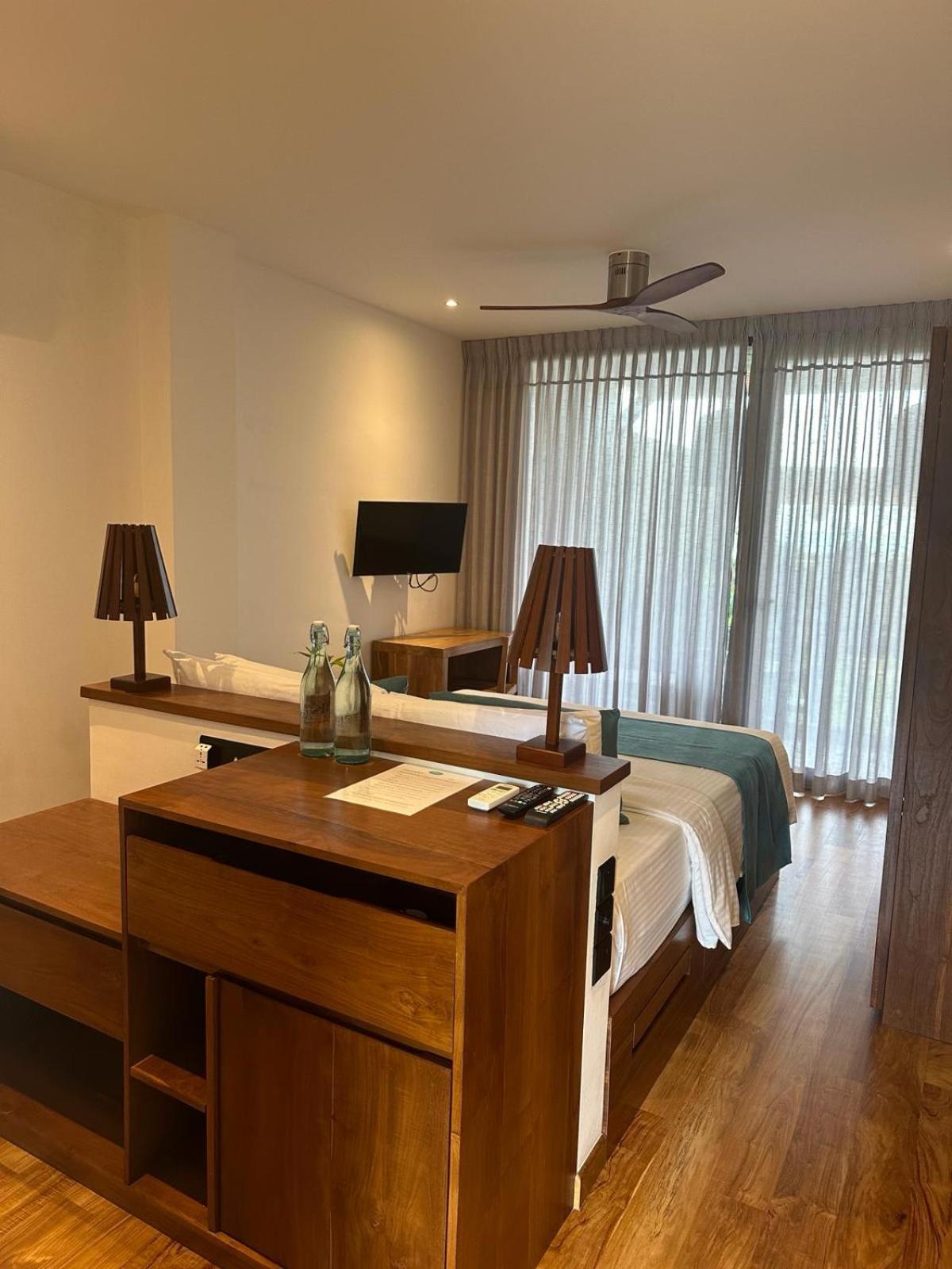Bk Beach Boutique Hotel - Hikkaduwa Eksteriør billede
