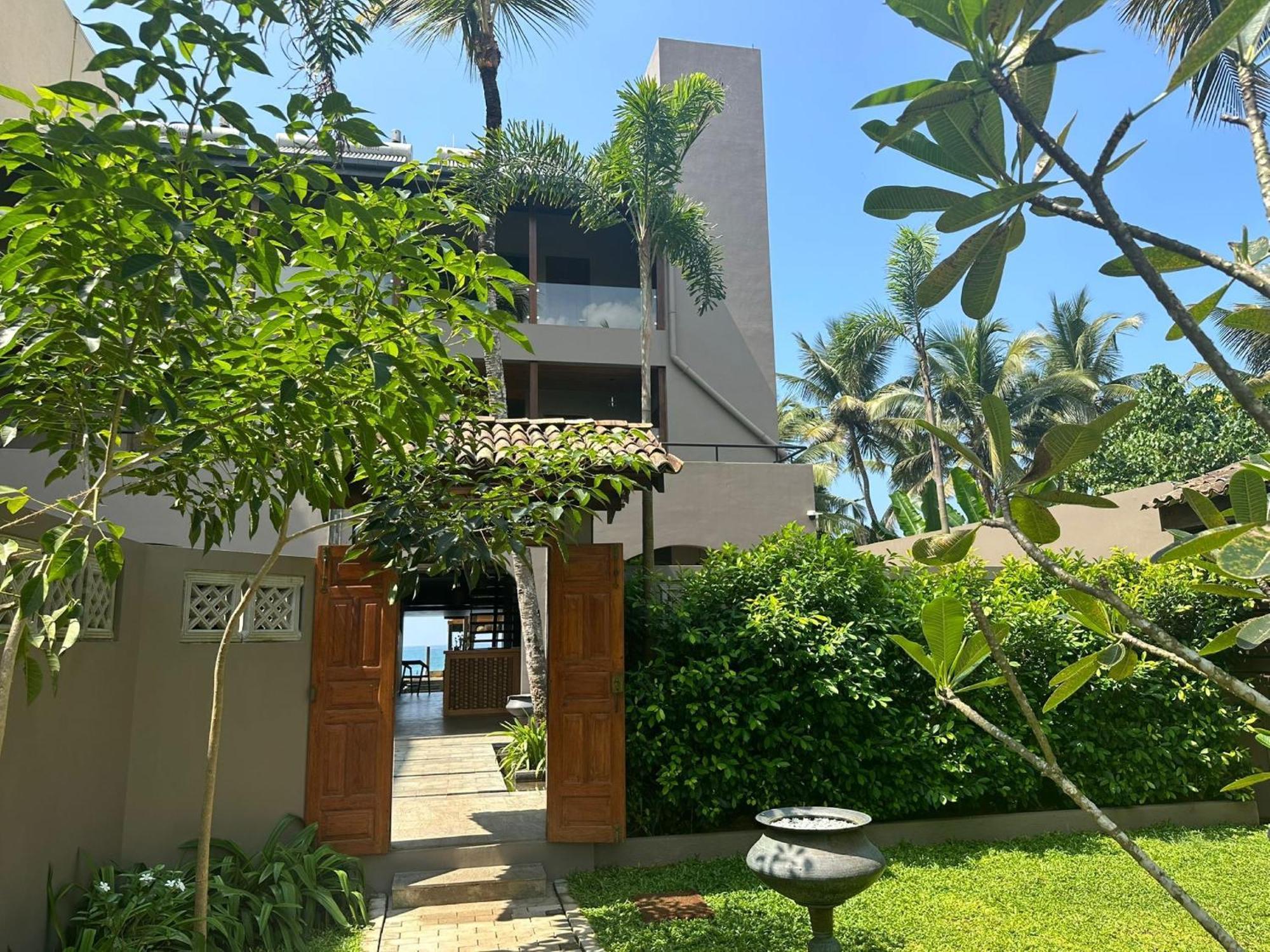 Bk Beach Boutique Hotel - Hikkaduwa Eksteriør billede