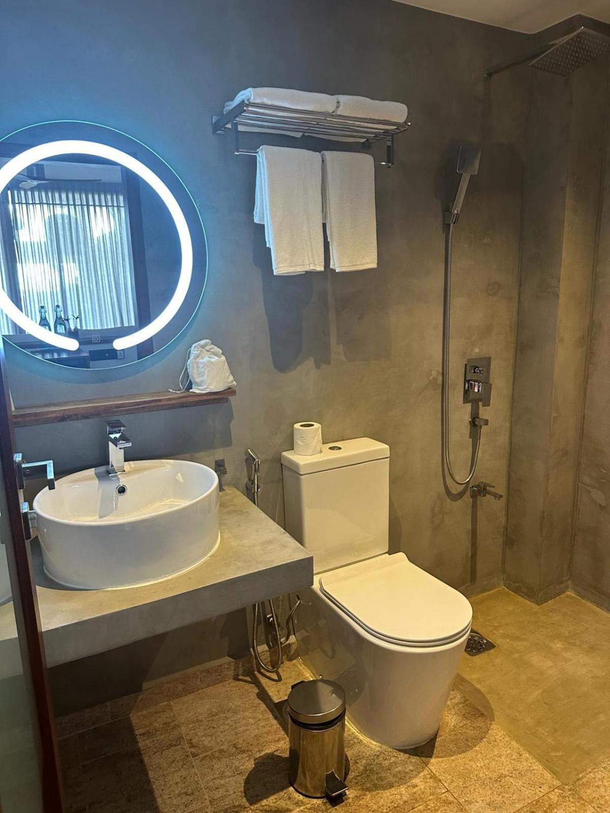 Bk Beach Boutique Hotel - Hikkaduwa Eksteriør billede
