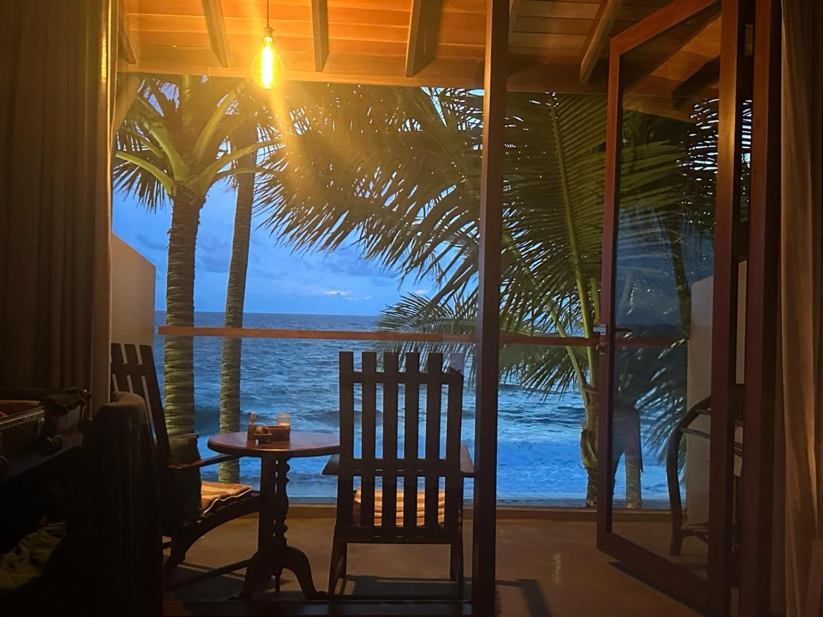 Bk Beach Boutique Hotel - Hikkaduwa Eksteriør billede