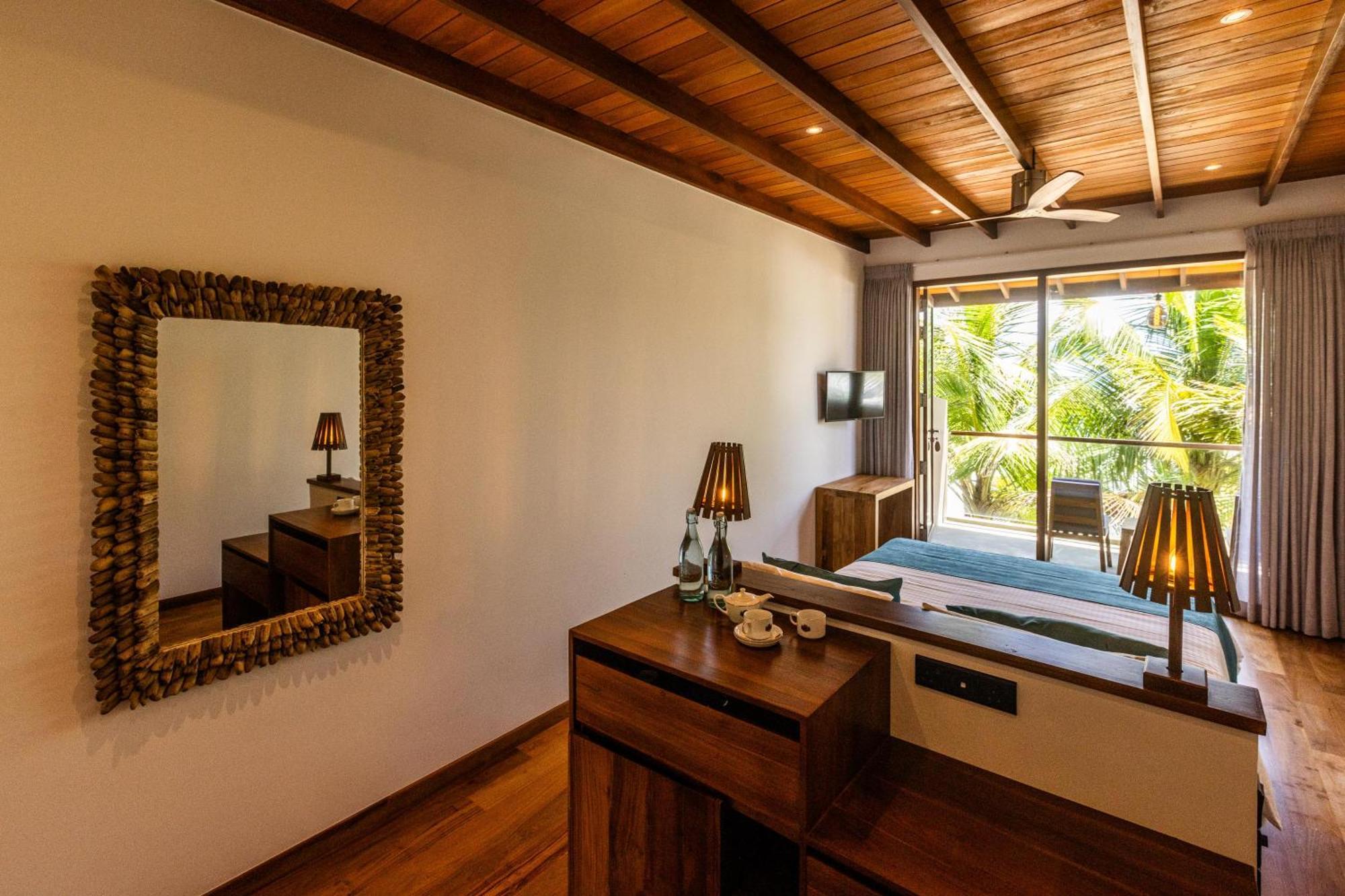 Bk Beach Boutique Hotel - Hikkaduwa Eksteriør billede